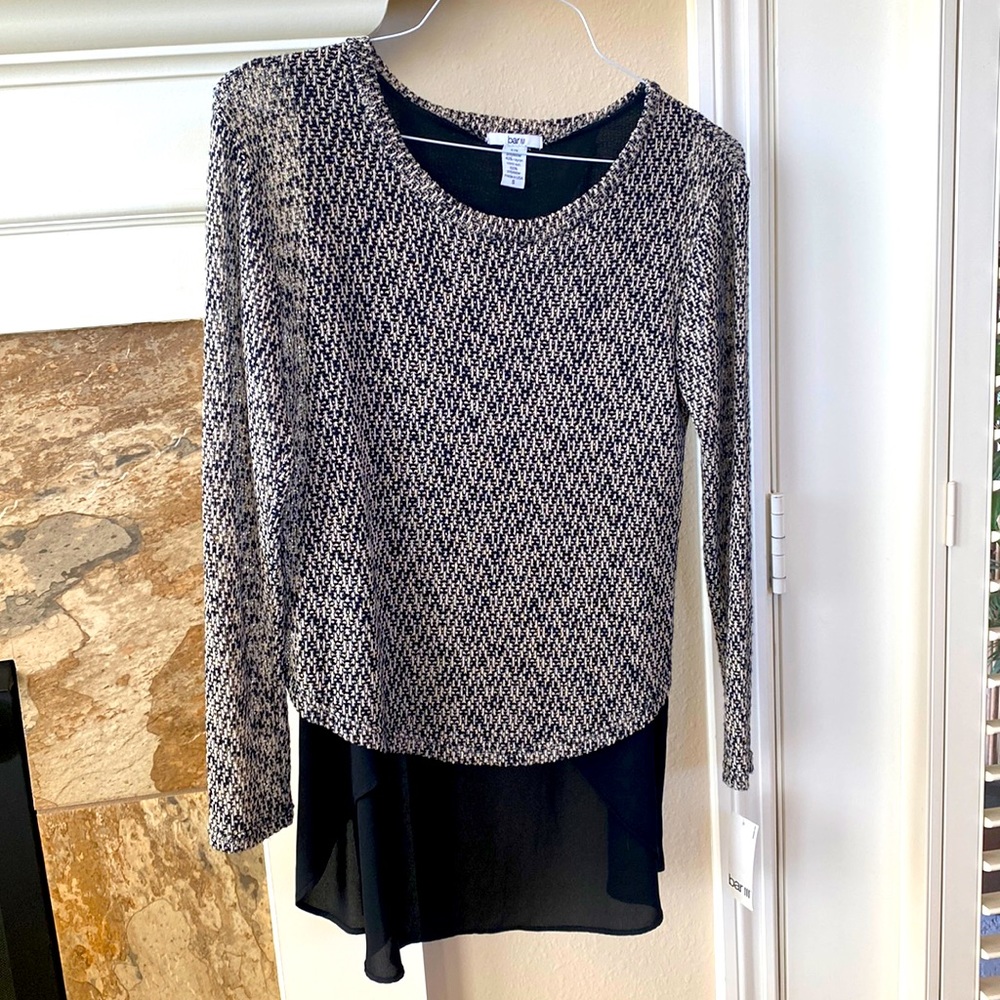 BarIII Size: Small Black and Tan Top